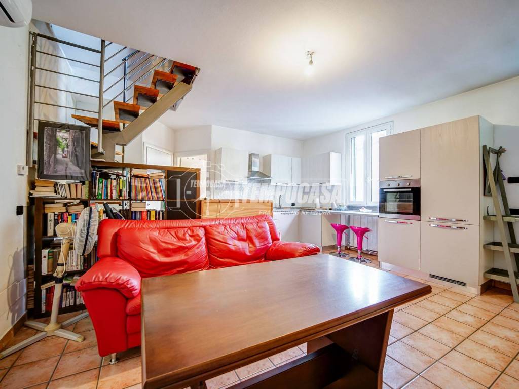 Appartamento a Carnago in Via Italia 15 - Foto 2