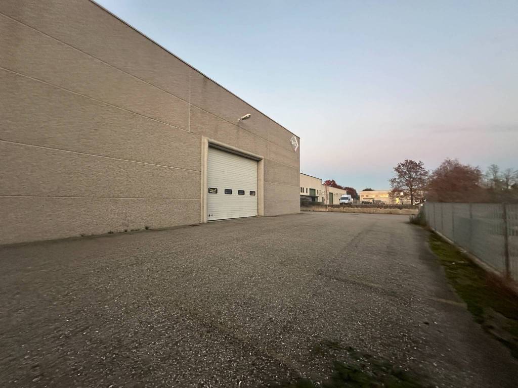 Immobile a Borgomanero in Via Resega - Foto 2