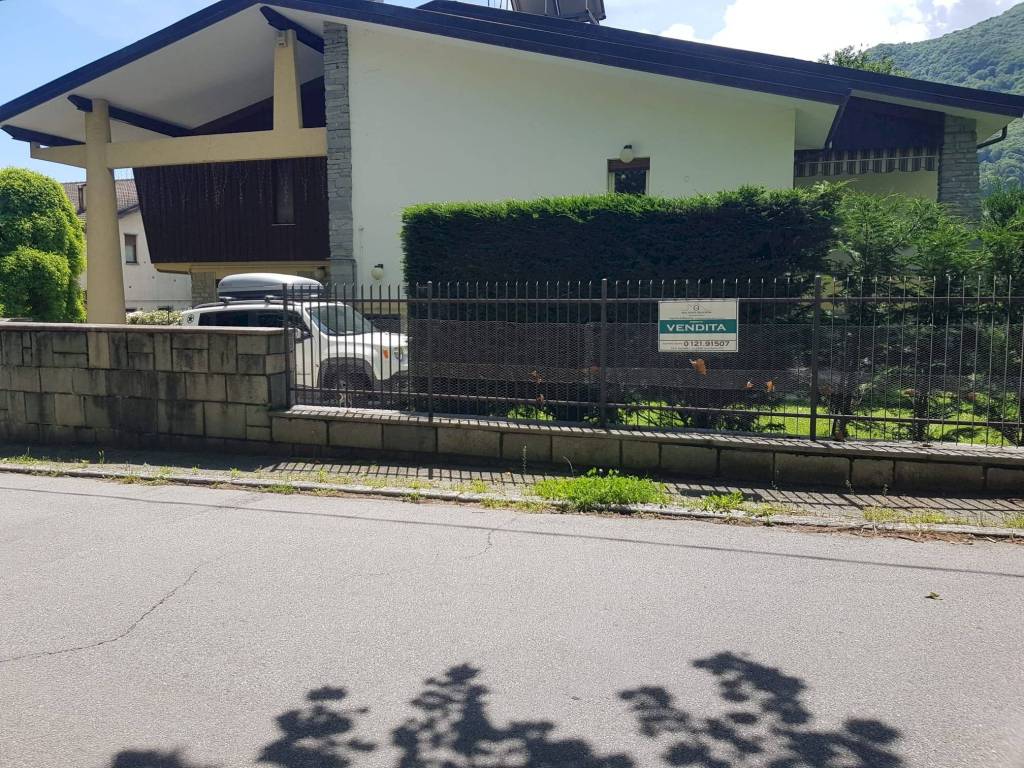 Villa a Torre pellice in viale Dante, 35 - Foto 3