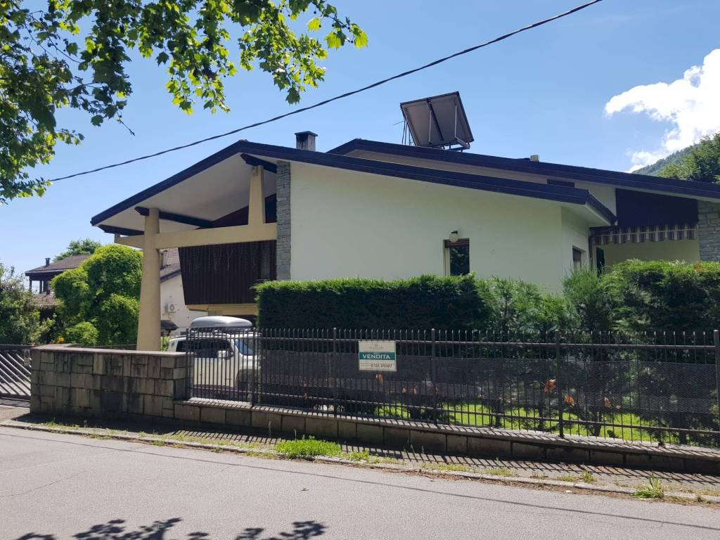 Villa a Torre pellice in viale Dante, 35 - Foto 4