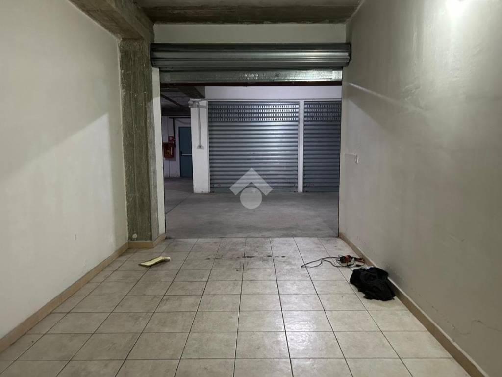 Box / garage a Cosenza in Viale Giacomo Mancini - Foto 4