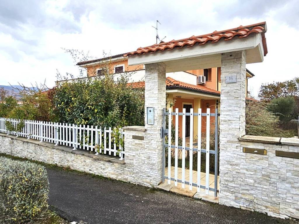 Villa a Matelica in Via Luigi Pirandello, 12 - Foto 3