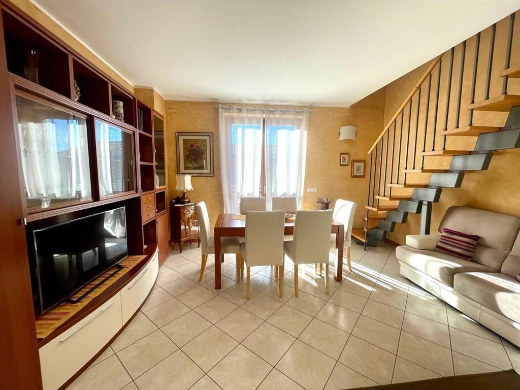 Appartamento a Azzate in Via Del Fontanone - Foto 4