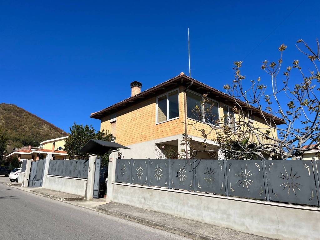 Villa a Venarotta in Via Papa Giovanni Paolo II, 6 - Foto 2