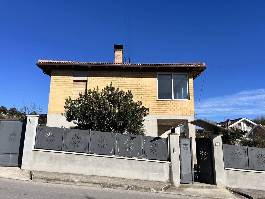 Villa a Venarotta in Via Papa Giovanni Paolo II, 6 - Foto 3