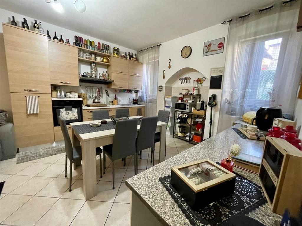 Appartamento a Daverio in Via Carletto Ferrari - Foto 2