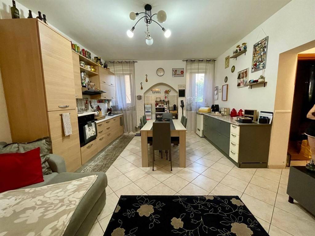 Appartamento a Daverio in Via Carletto Ferrari - Foto 5