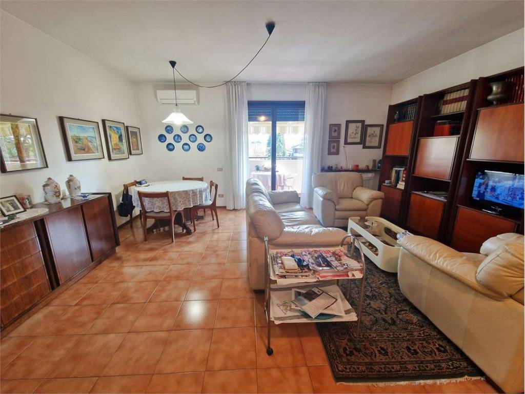 Appartamento a Somma lombardo in Via Dante Alighieri - Foto 3