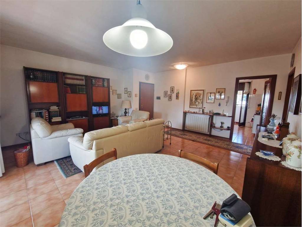 Appartamento a Somma lombardo in Via Dante Alighieri - Foto 5