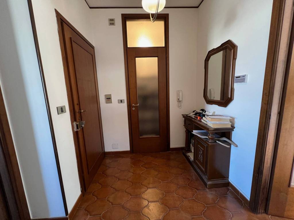 Appartamento a Pinerolo in Via Eugenio Juvenal, 23 - Foto 2