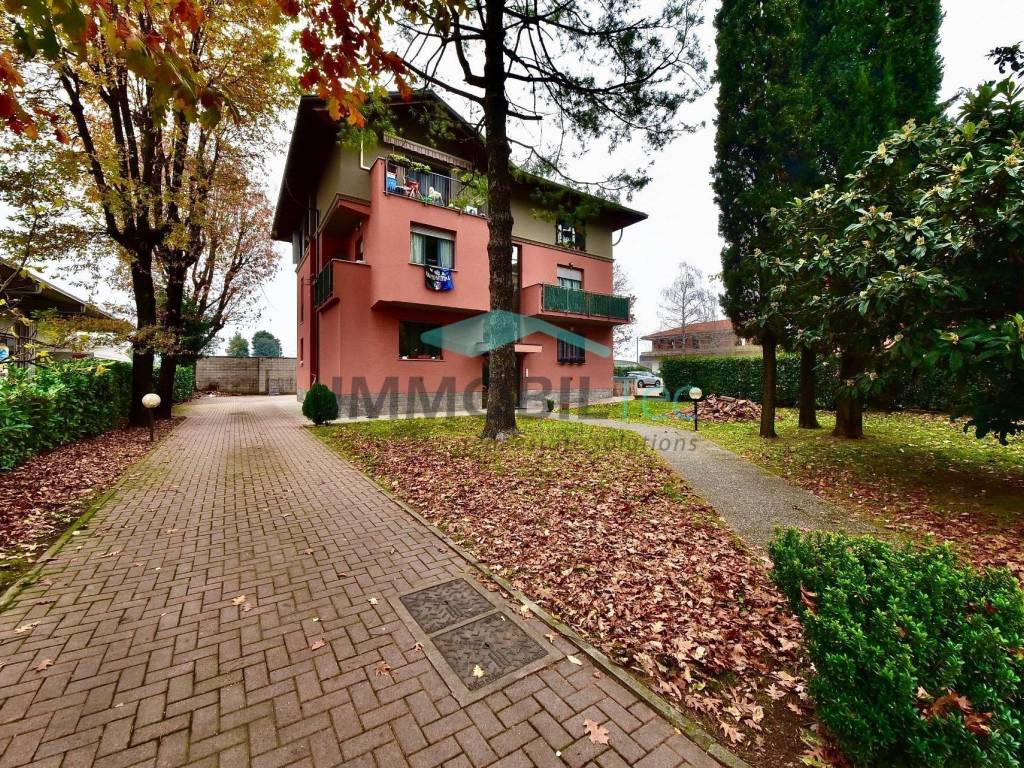 Appartamento a Gerenzano in Via Alessandro Manzoni, 51 - Foto 2