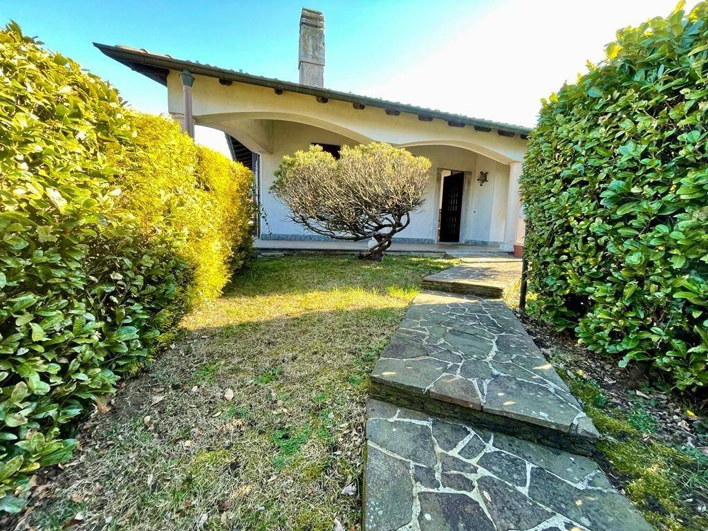 Villa a Azzate in Via 1° maggio - Foto 4