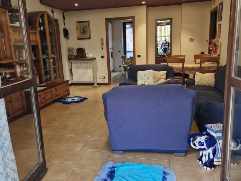 Appartamento a Monvalle in Via Trieste, 12 - Foto 2