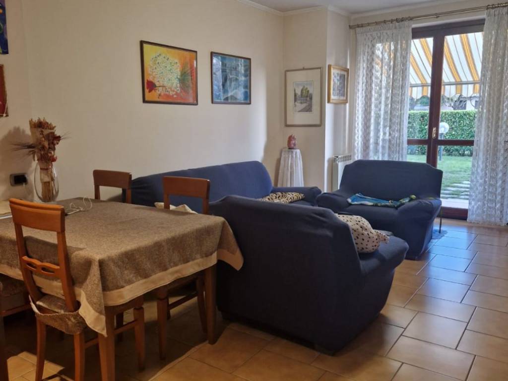 Appartamento a Monvalle in Via Trieste, 12 - Foto 4