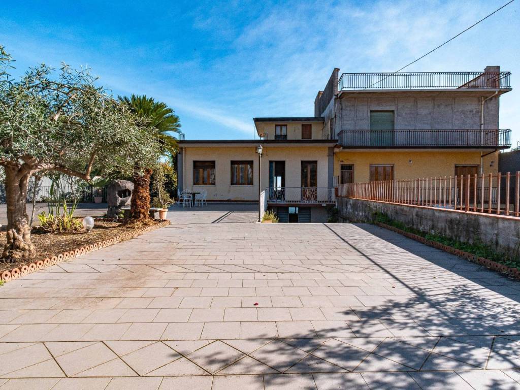 Casa indipendente a Santa venerina in Via Alessandro Volta, 99 - Foto 2