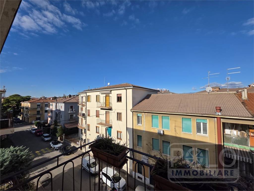 Appartamento a Verona in Viale Spolverini 140 - Foto 4