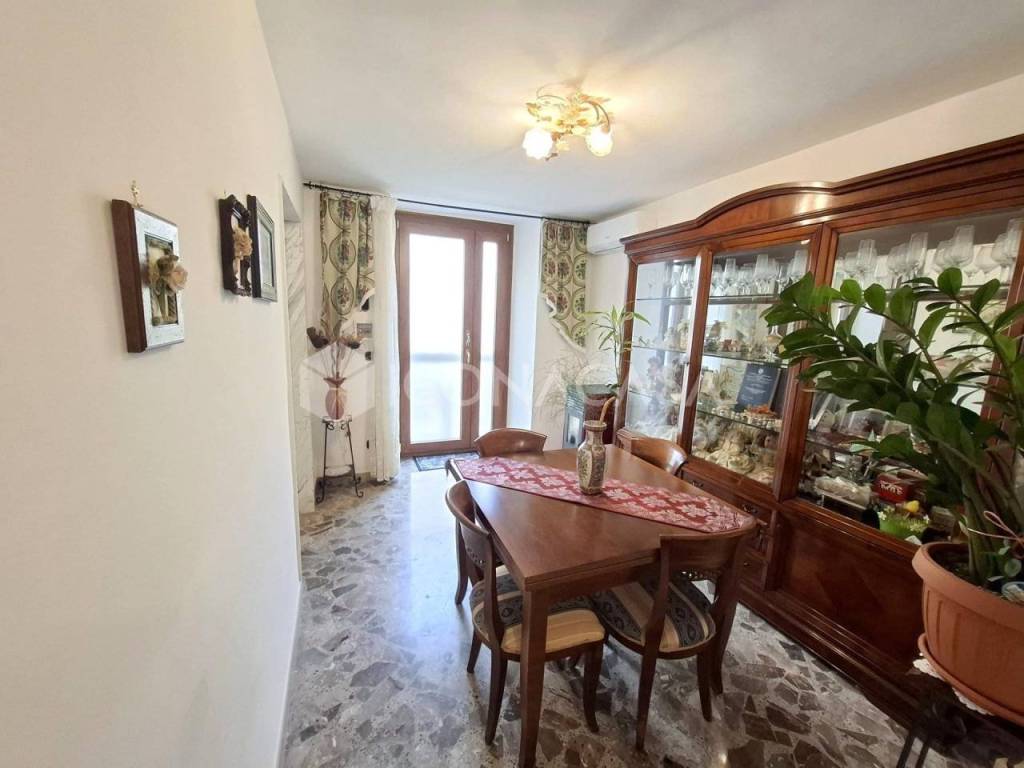 Casa indipendente a Adelfia - Foto 5