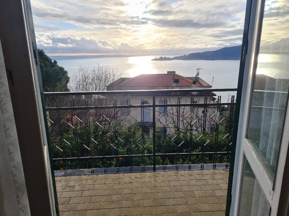 Appartamento a Chiavari in Via Sant'Andrea di Rovereto - Foto 2