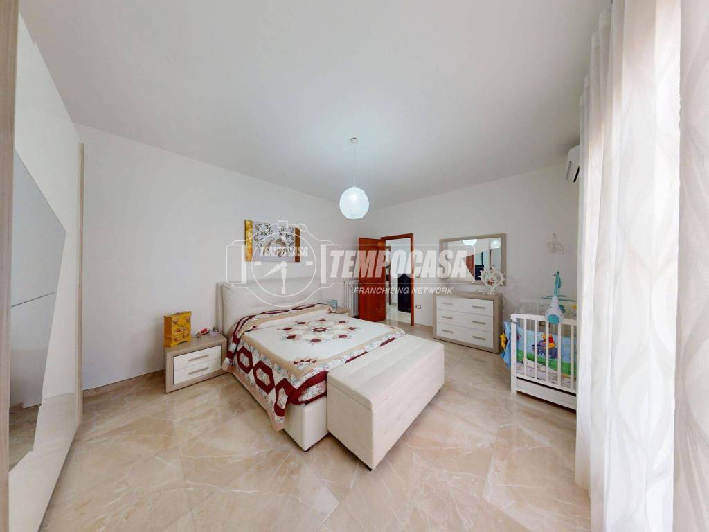 Appartamento a Scorrano in Via P. de Lorentiis 109 - Foto 2