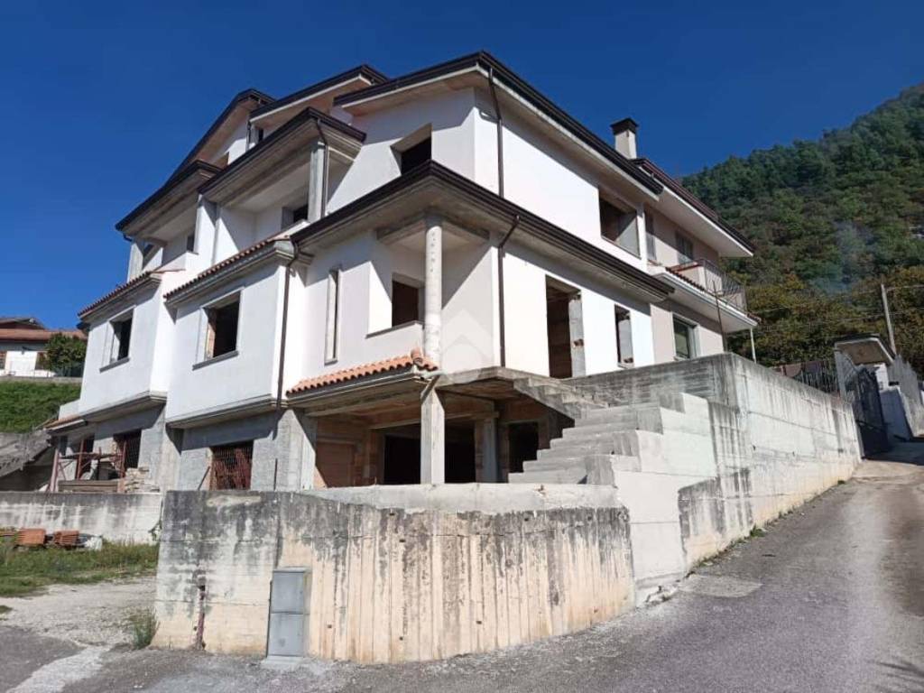 Villetta a schiera a Santa lucia di serino in Via fra giulio chiarella - Foto 2