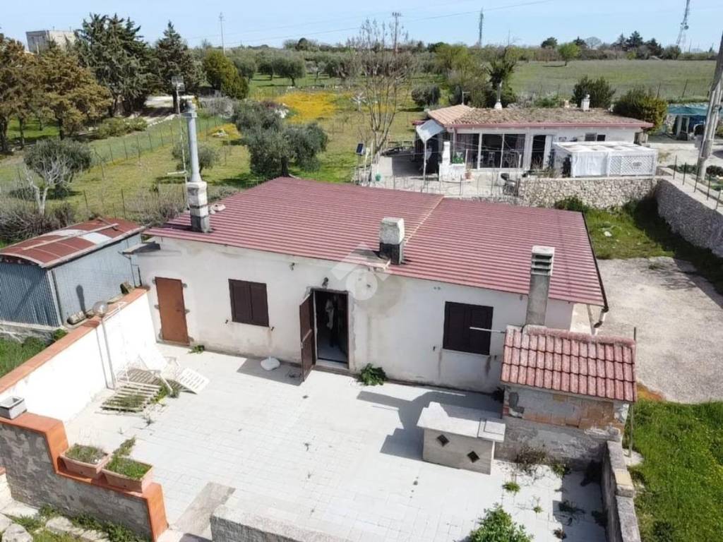 Rustico / casale a Matera in C.DA LA PALOMBA, 1 - Foto 2