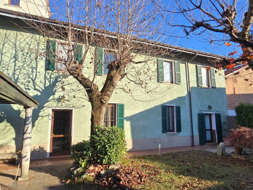 Casa indipendente a Olgiate olona in Piazza Santo Stefano, 7 - Foto 2