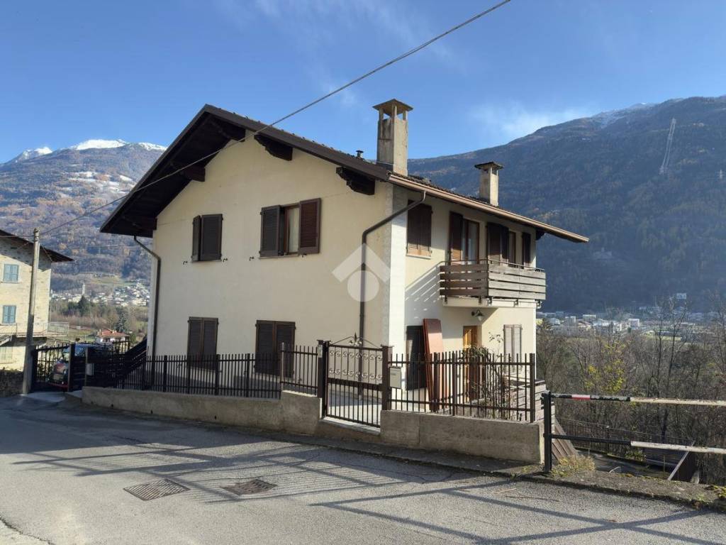 Casa indipendente a Vervio in Via per Rogorbello, 7 - Foto 2