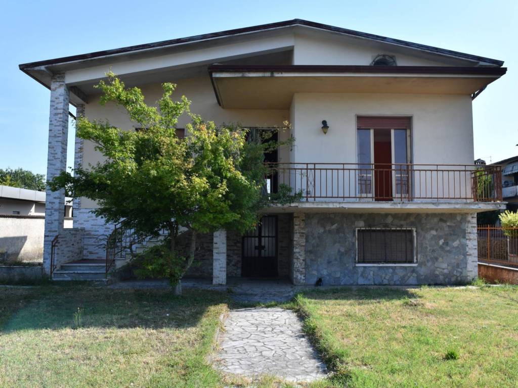 Villa a Verolavecchia in Via Vittorio Veneto, 73 - Foto 2