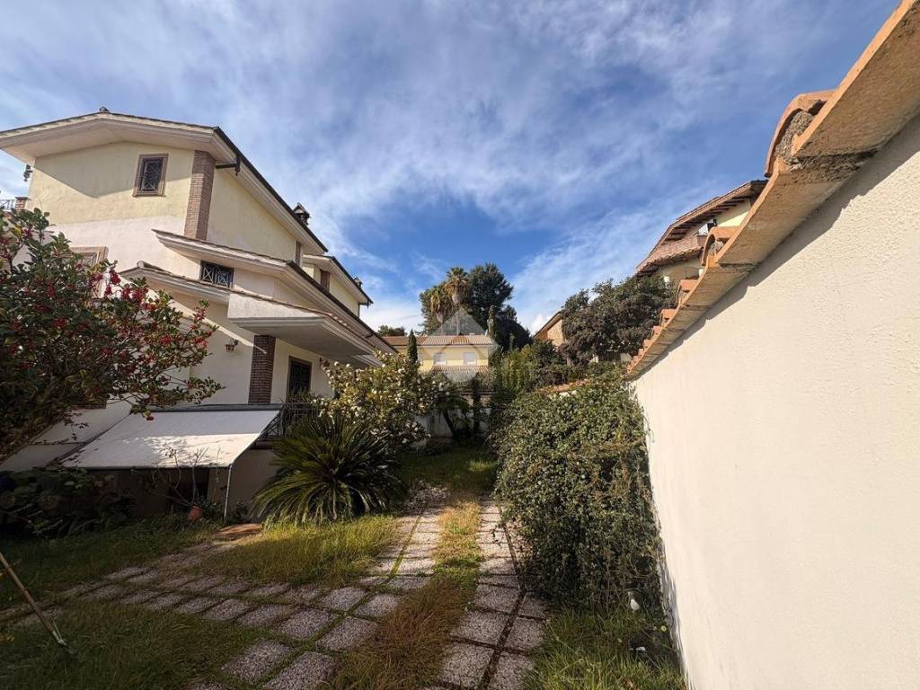 Appartamento a Lariano in Via colle cagioli, 30 - Foto 2