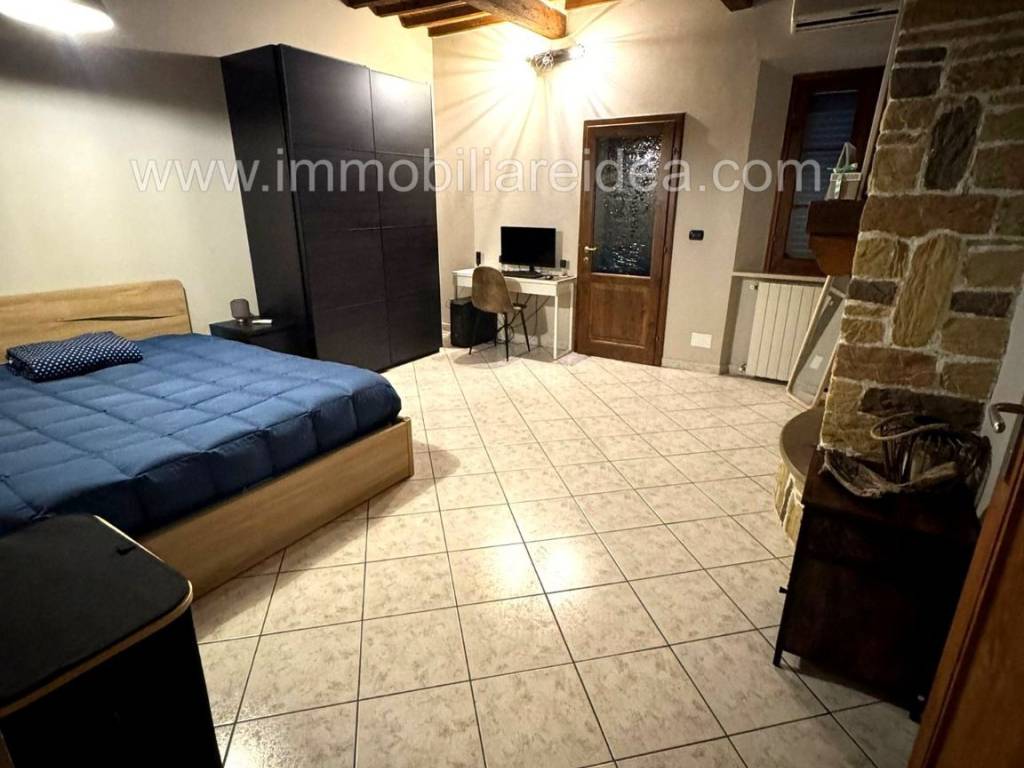 Appartamento a Rosignano marittimo in piazza - Foto 2