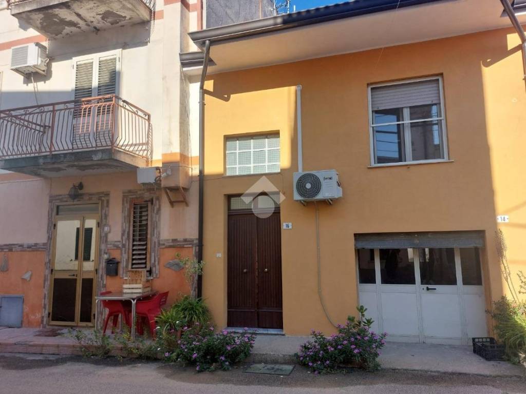 Casa indipendente a Cropani in Via Algeri, 16 - Foto 4