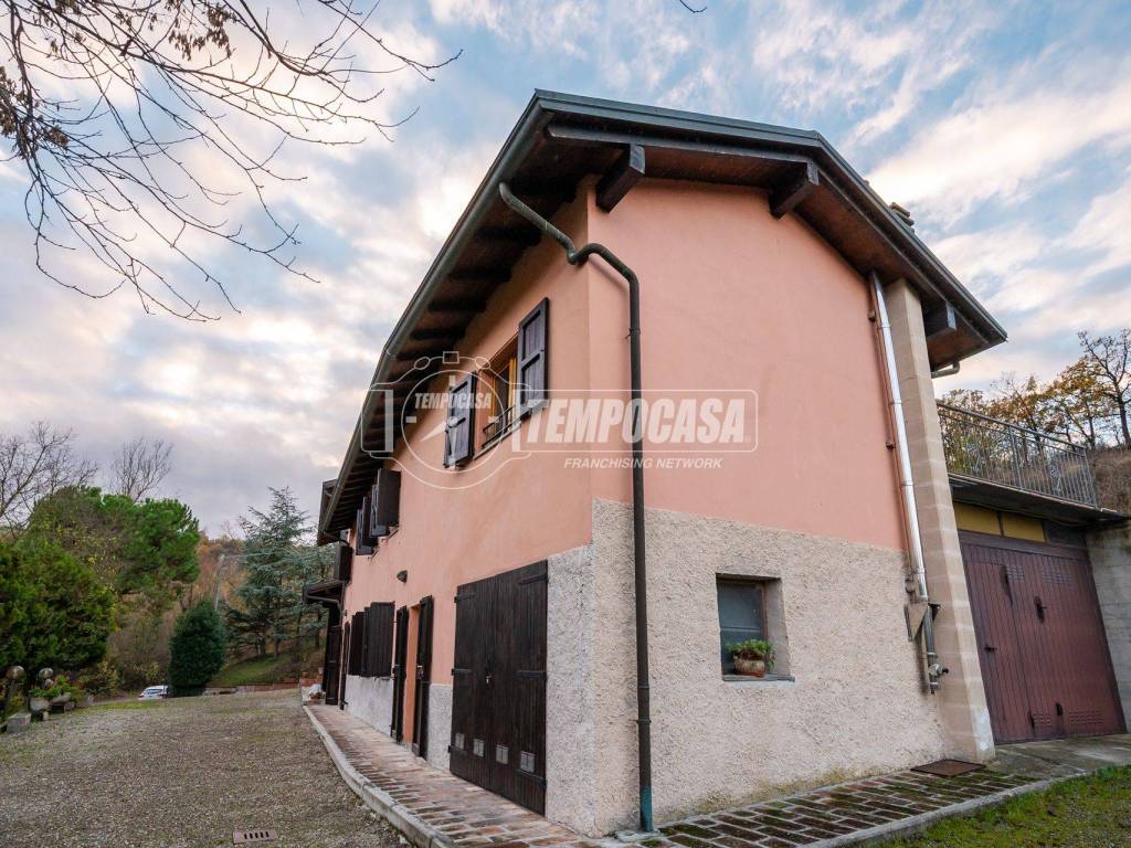 Villa a Savignano sul panaro in Via Ghiarelle 17 - Foto 2