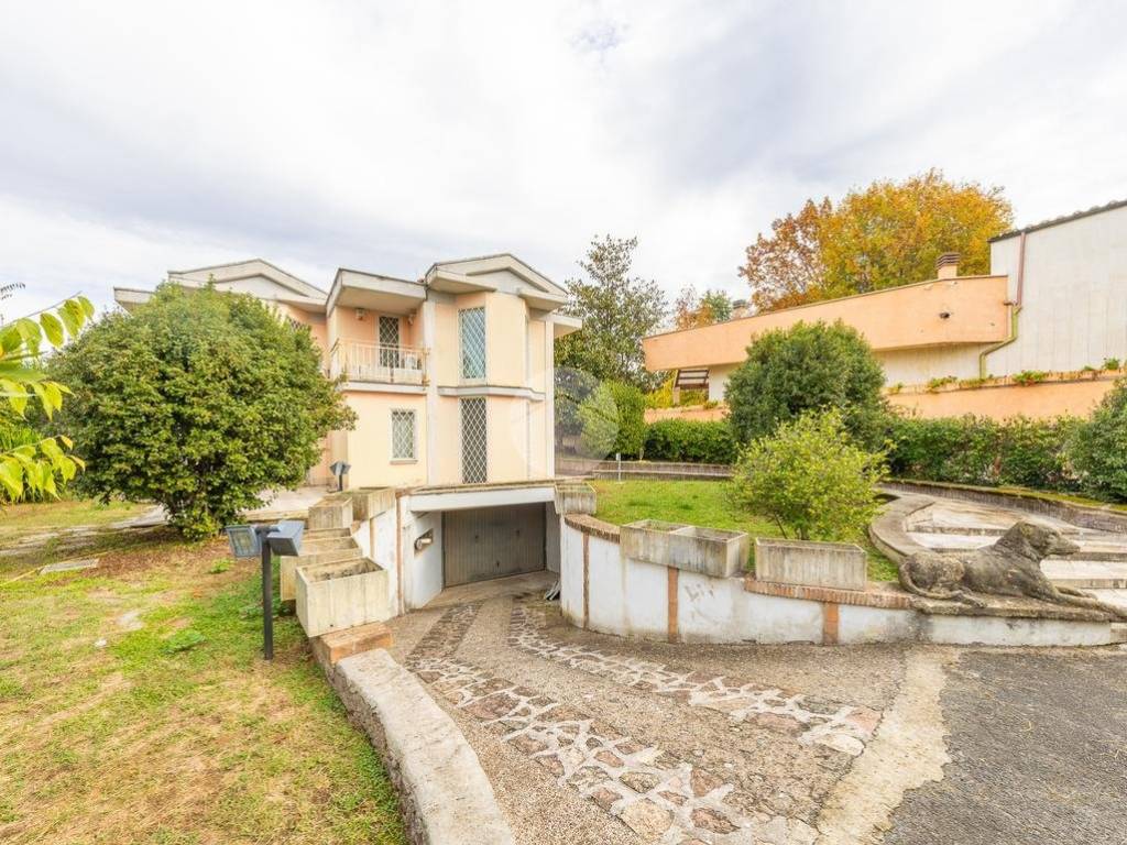 Villa a Tivoli in Viale del Canopo, 31 - Foto 2