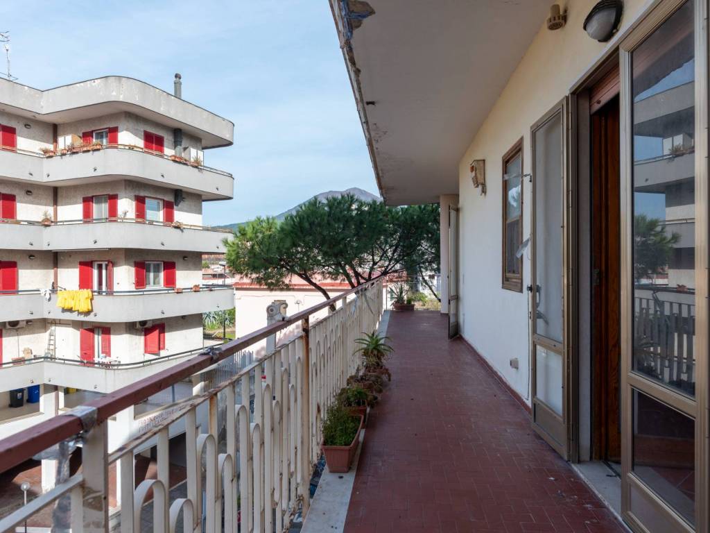 Appartamento a Torre annunziata in Via Gastone Maresca - Foto 2