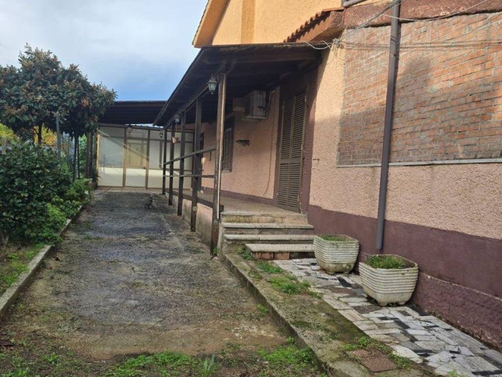 Villa a Nettuno in Via Lago di Como, 42 - Foto 2