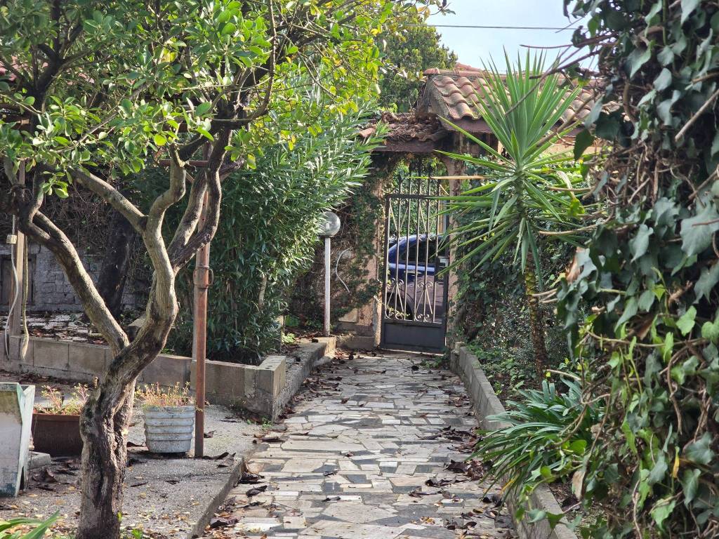 Villa a Nettuno in Via Lago di Como, 42 - Foto 4