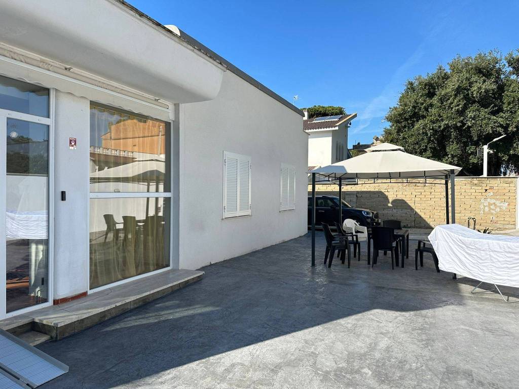 Villa a Anzio in Via delle Dalie - Foto 3