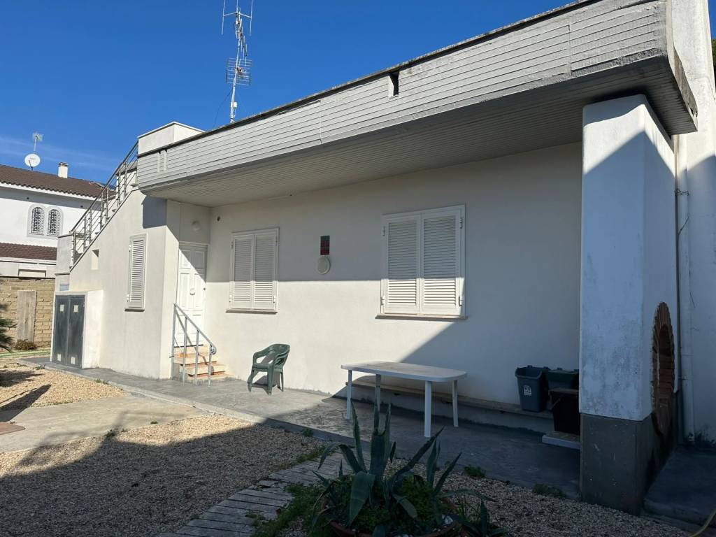 Villa a Anzio in Via delle Dalie - Foto 5