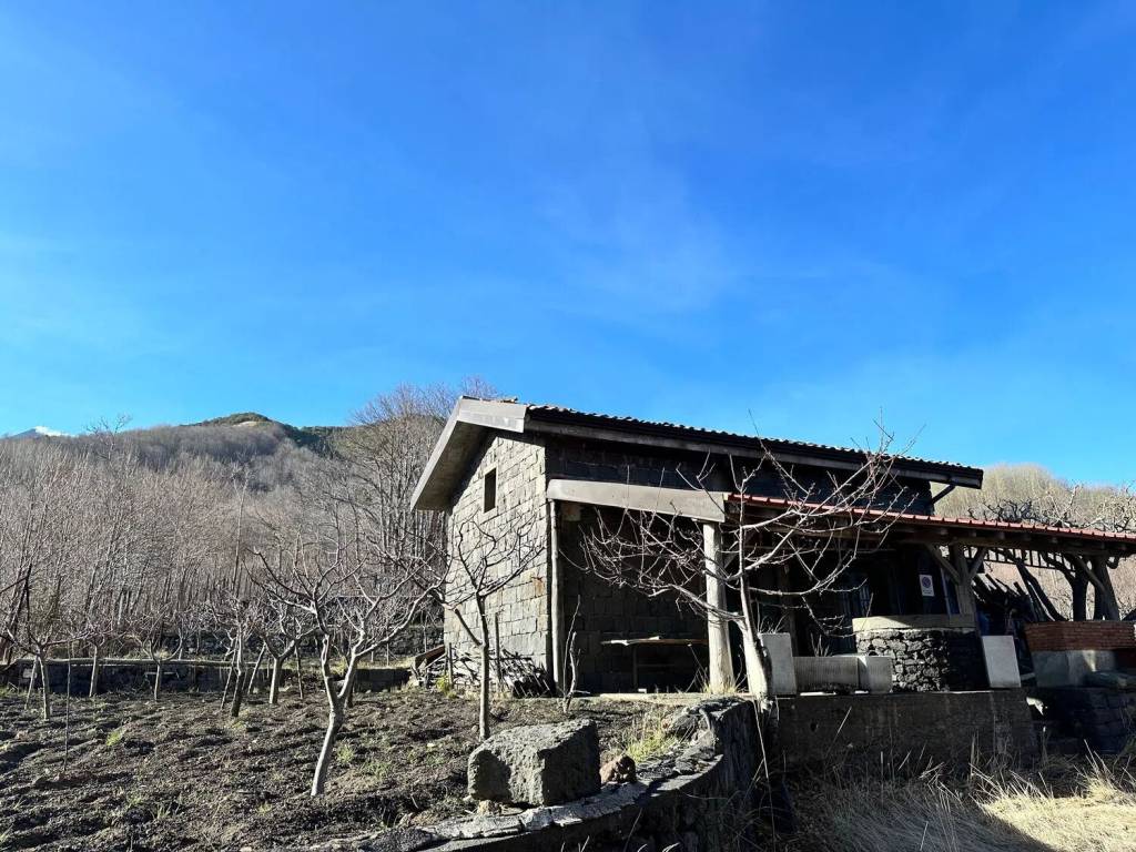 Rustico / casale a Zafferana etnea in Via Cassone S.N.C. - Foto 4
