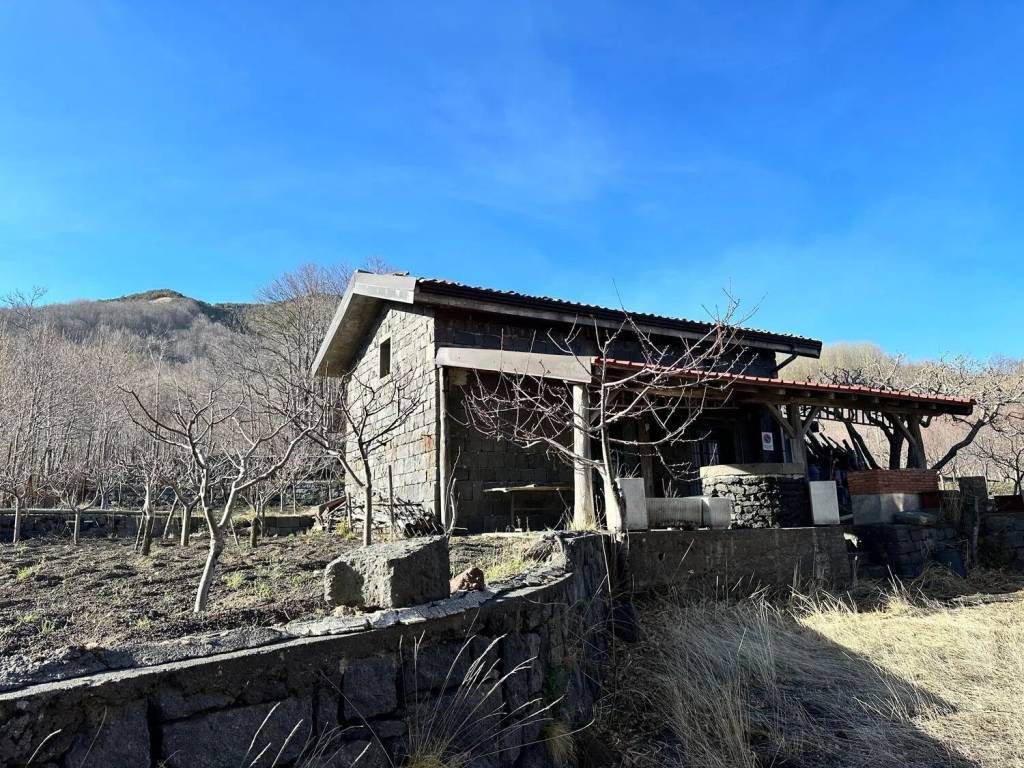 Rustico / casale a Zafferana etnea in Via Cassone S.N.C. - Foto 5