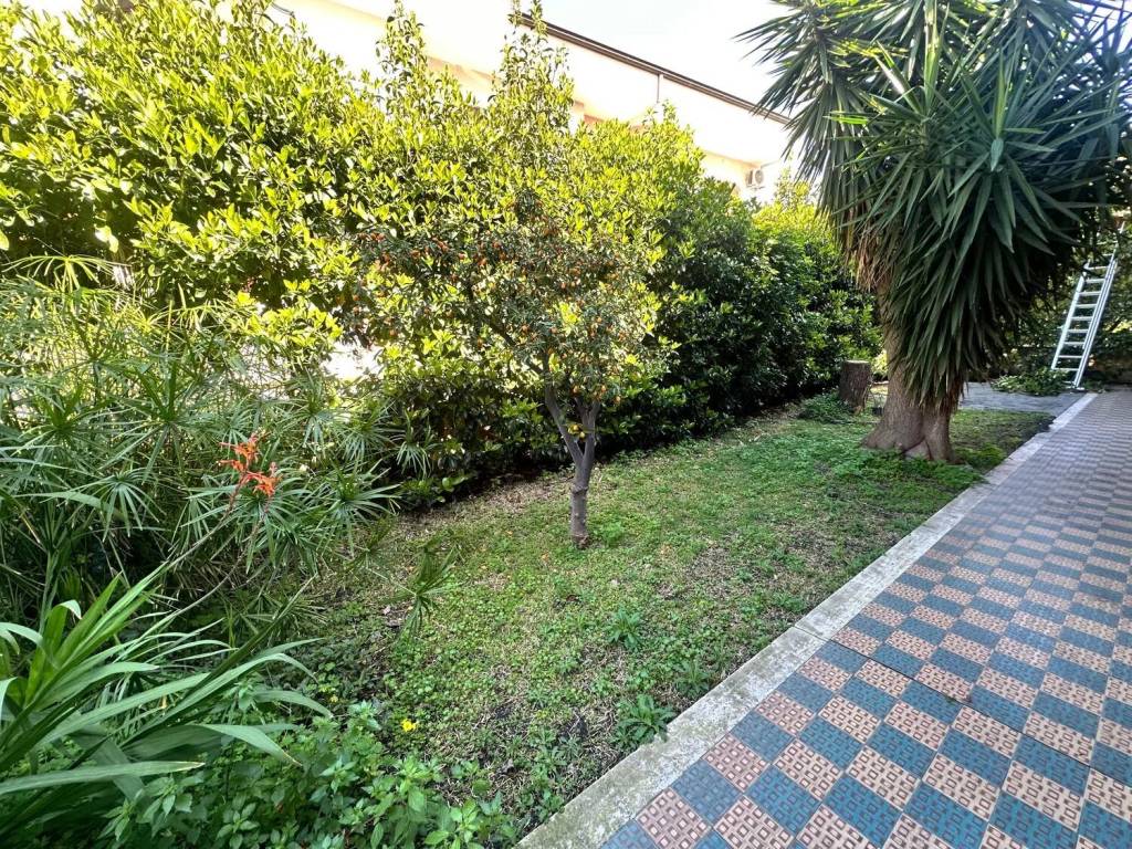 Villa a Acireale in Via Gorizia, 28 - Foto 2