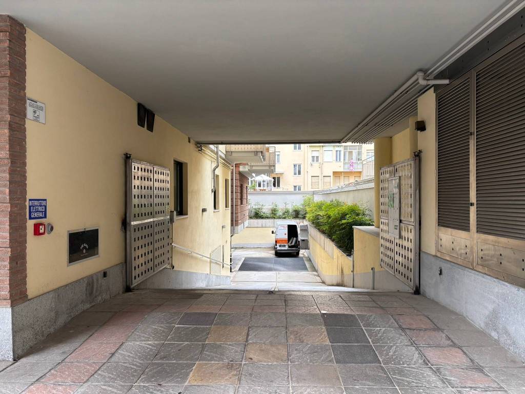 Box / garage a Cuneo in Via Massimo d'Azeglio, 14 - Foto 4