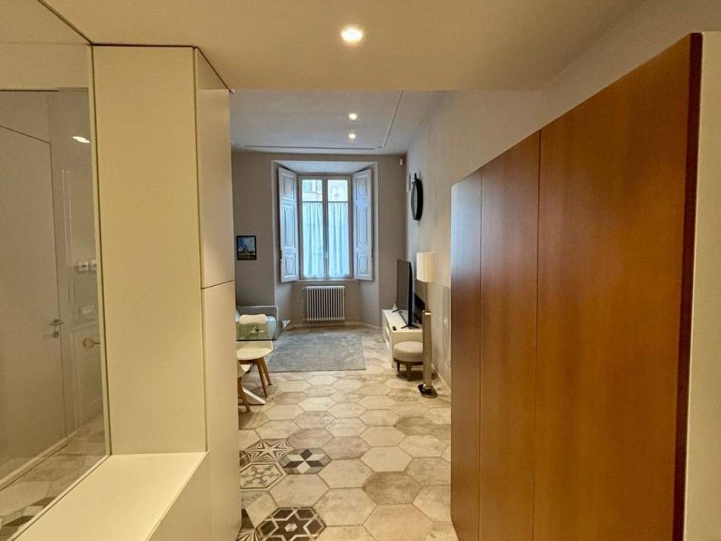 Appartamento a Como in Via Giuseppe Garibaldi, 24 - Foto 3