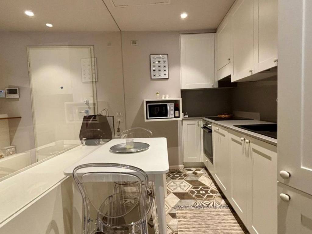 Appartamento a Como in Via Giuseppe Garibaldi, 24 - Foto 4
