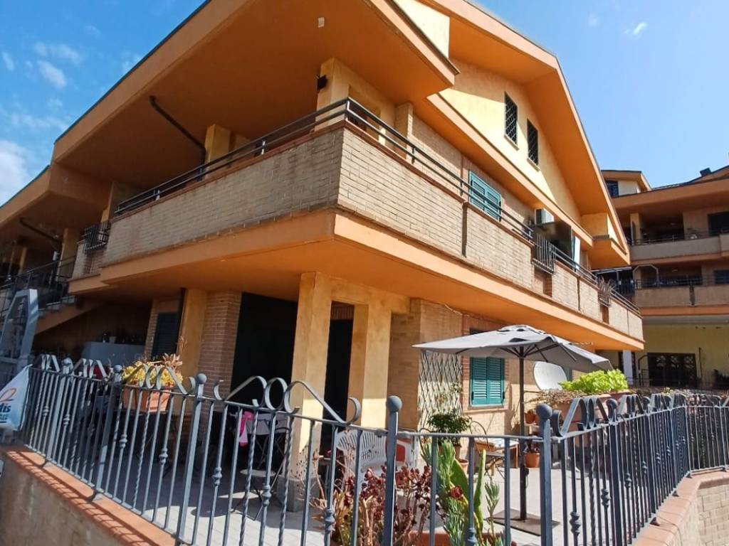 Appartamento a Guidonia montecelio in Via Michelangelo Buonarroti - Foto 2