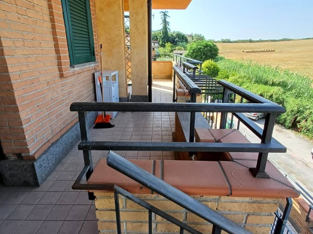 Appartamento a Guidonia montecelio in Via Michelangelo Buonarroti - Foto 5