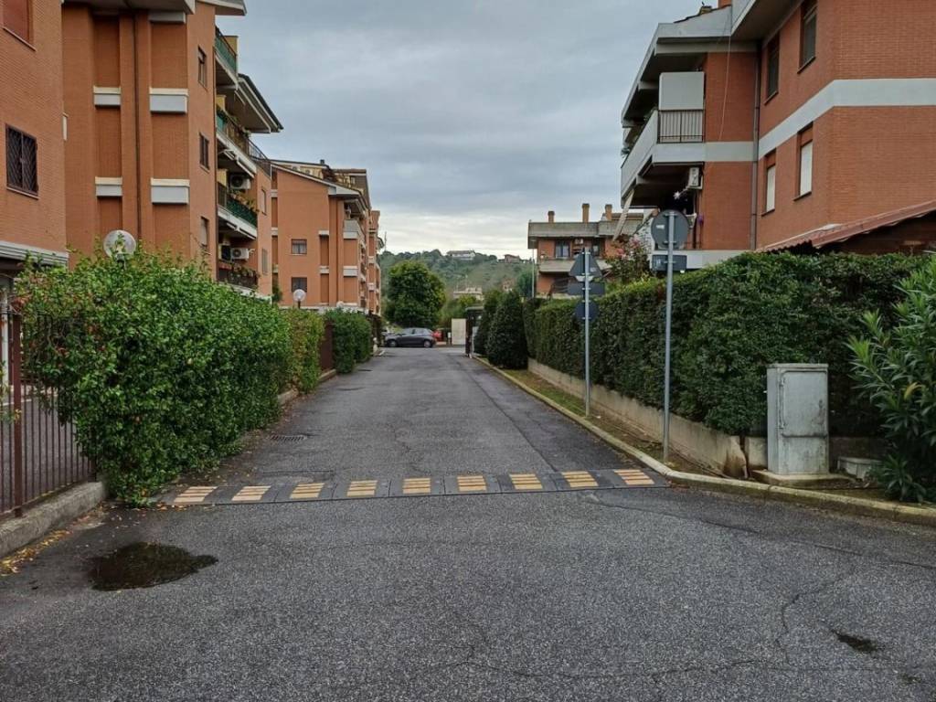 Appartamento a Monterotondo in Via Carso - Foto 4