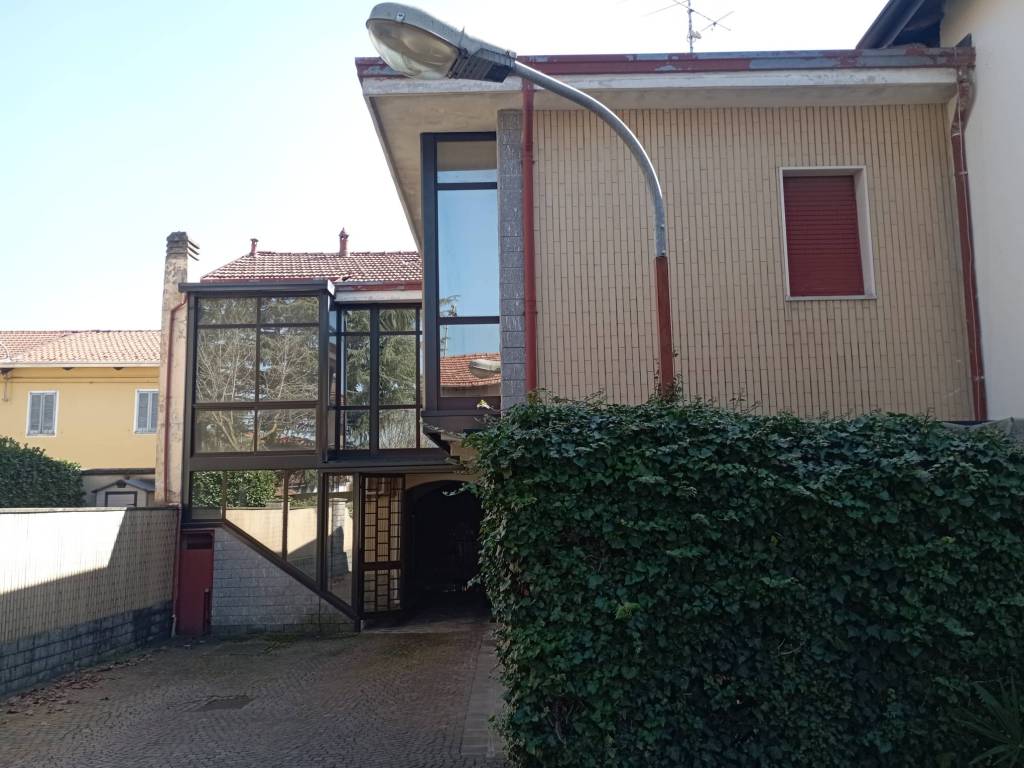 Appartamento a Gallarate in Via Donatello - Foto 4