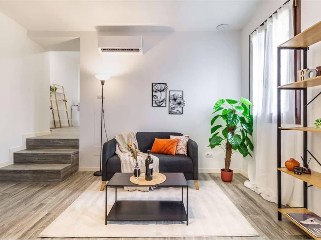 Appartamento a Besozzo in via Lago, 23 - Foto 3