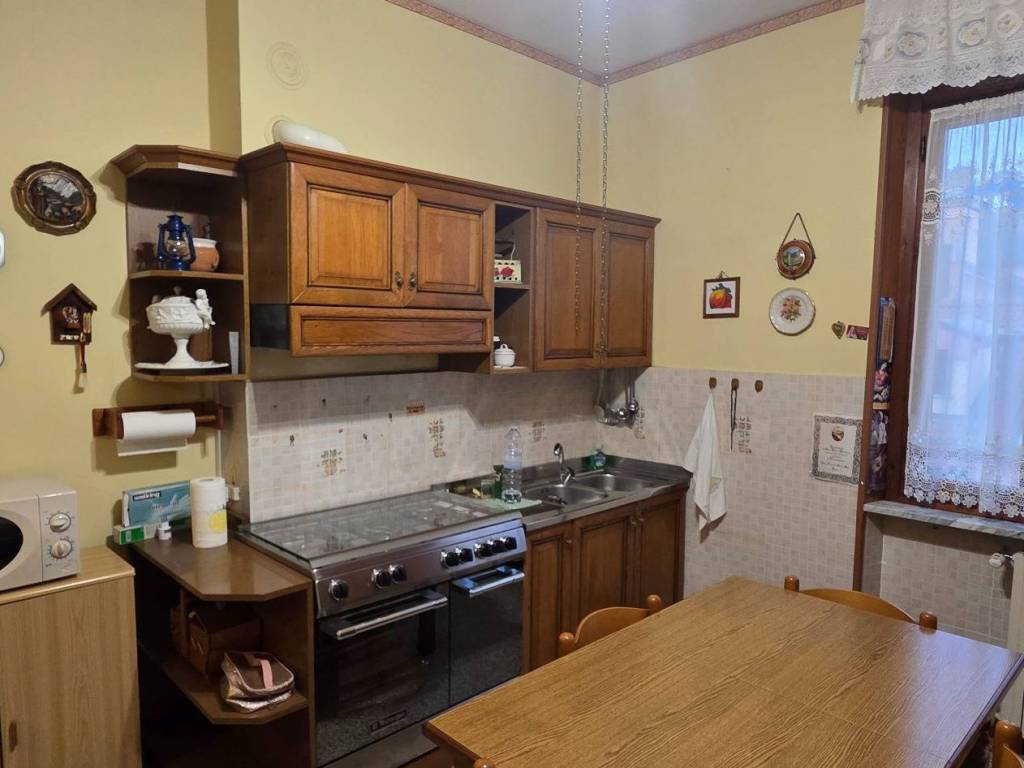 Appartamento a Canelli in Viale Indipendenza - Foto 3